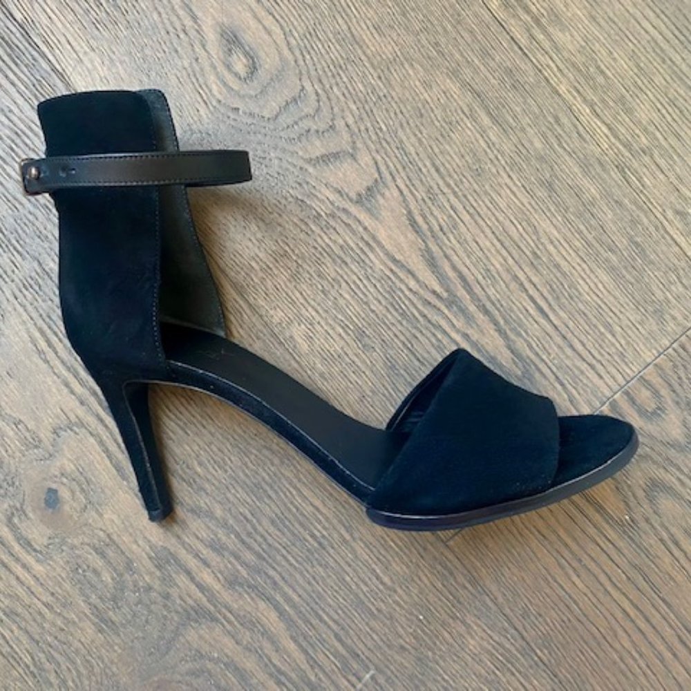 Vince Brand Heels in Black Suede Sz 8